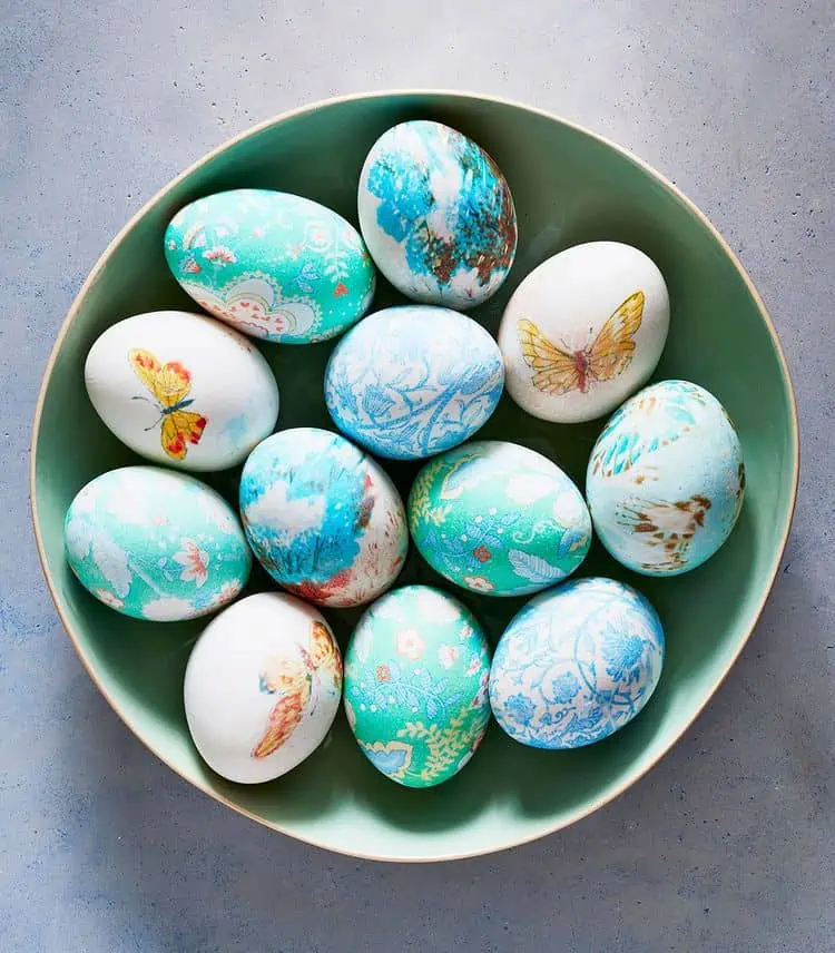 Velikonoční vajíčka: jak si vyrobit krásná hedvábná barvená vejce