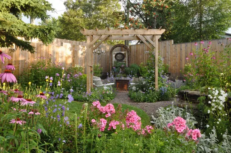 12 inspirativních nápadů na malé zahrady