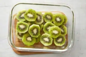 Jak správně uchovávat kiwi, aby vydrželo 2 týdny i déle?