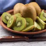 Jak správně uchovávat kiwi, aby vydrželo 2 týdny i déle?