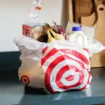 7 chytrých způsobů, jak znovu využít plastové nákupní tašky