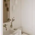 Bílé interiéry, které okouzlí: inspirace pro každou místnost